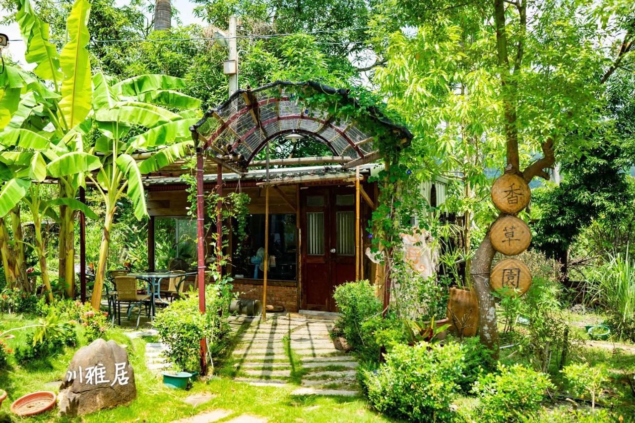 Chuan Ya Ju Homestay Qishan Exteriör bild